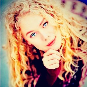 Meet your Posher, Charleah